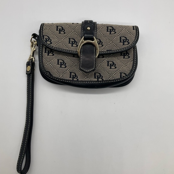 Dooney & Bourke Handbags - DOONEY AND BOURKE POUCH WRISTLET